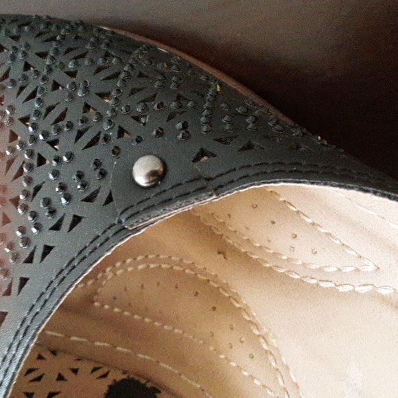 ITALINA Lightweight Black Mule Open Toe Slides with Comfort Footbed - Picture 10 of 12